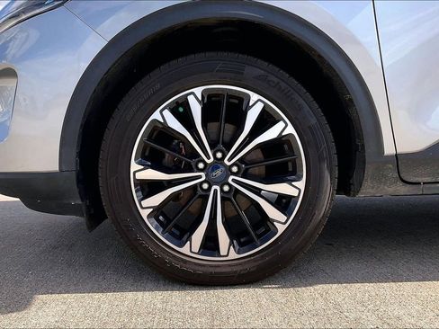 Used 2022 Ford Escape SE w/ SE Sport Appearance Package image 35