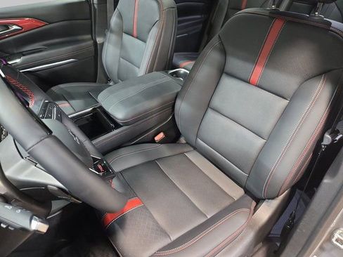 Used 2024 Chevrolet Traverse RS image 19