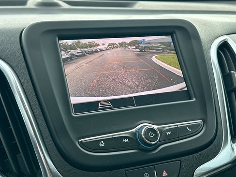 Certified 2024 Chevrolet Equinox LS w/ LS Convenience Package FWD image 13