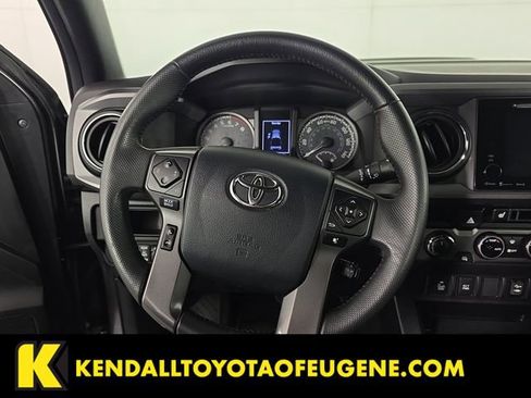 Used 2017 Toyota Tacoma TRD Sport image 14