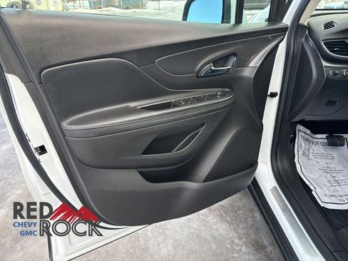 Used 2020 Buick Encore Preferred image 18