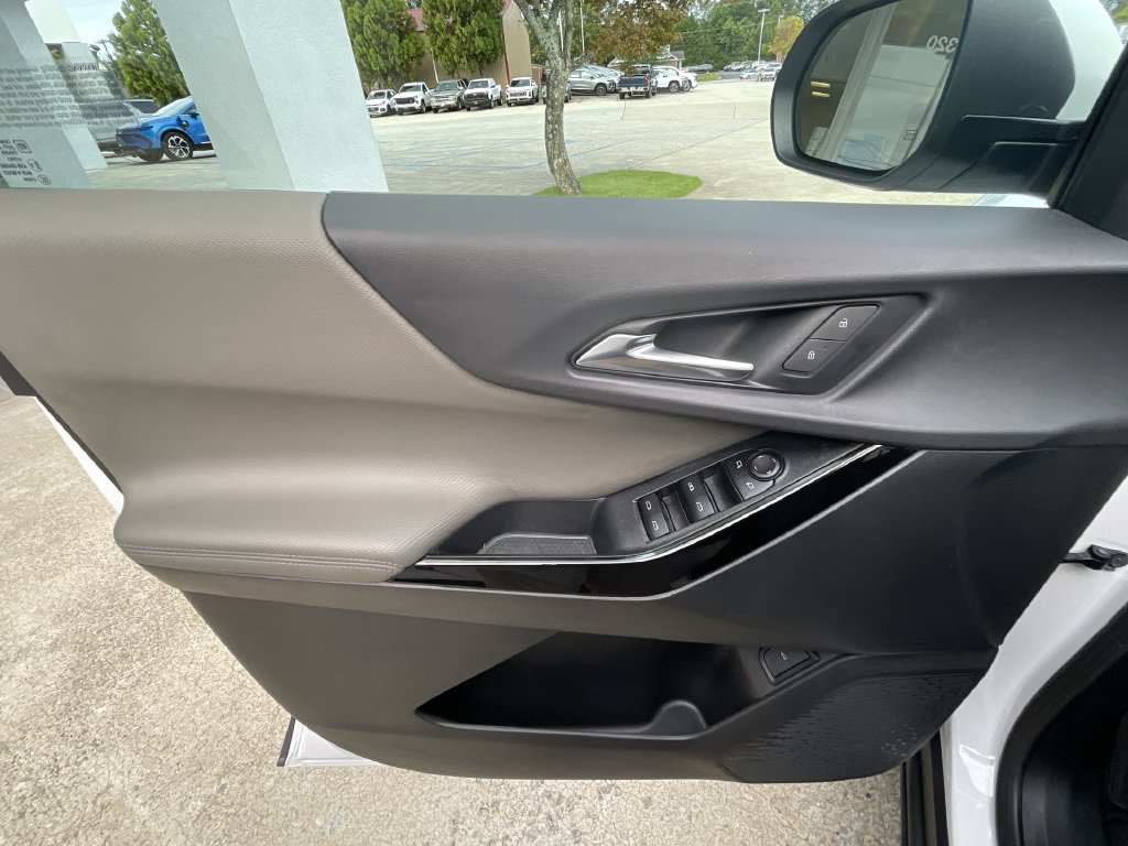 Used 2026 Chevrolet Equinox LT w/ Convenience Package II FWD image 22