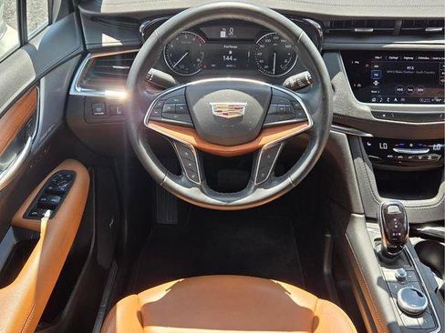 Certified 2023 Cadillac XT5 Premium Luxury FWD image 18