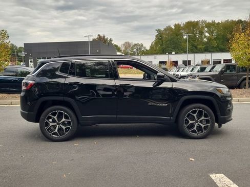 New 2026 Jeep Compass Limited image 17