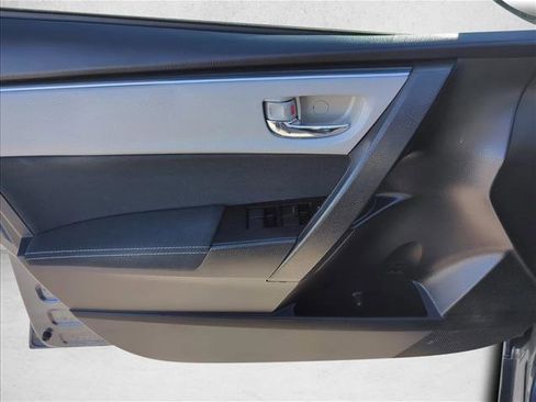 Used 2017 Toyota Corolla L image 8