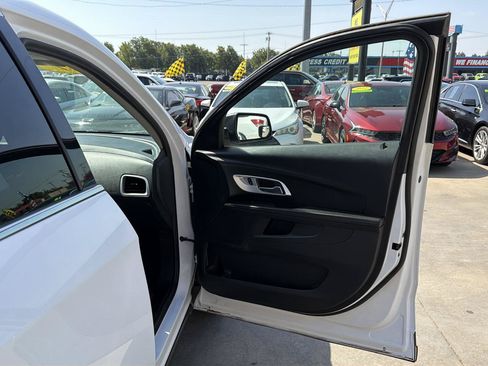 Used 2017 Chevrolet Equinox LS AWD/4WD image 21