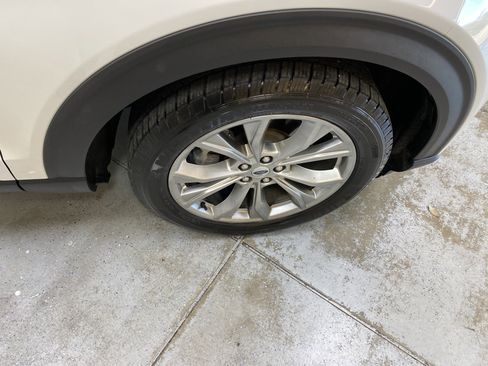 Used 2020 Ford Explorer Limited image 14