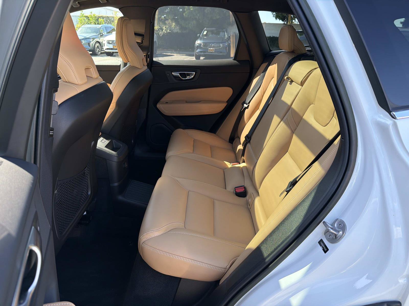 Certified 2023 Volvo XC60 T8 Ultimate w/ Climate Package AWD/4WD image 21