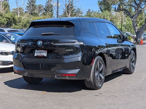 Used 2024 BMW iX xDrive50 w/ Premium Package AWD/4WD image 5
