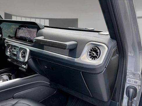 Used 2025 Mercedes-Benz G 550 image 17