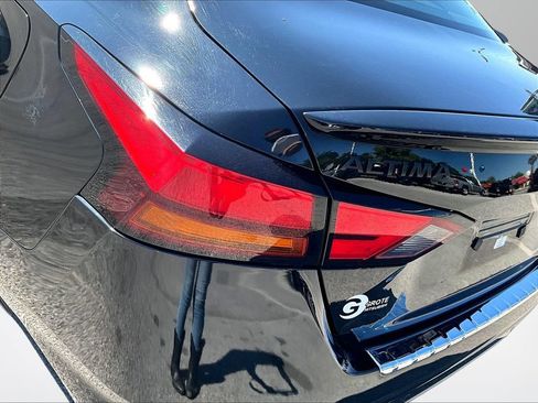 Used 2022 Nissan Altima 2.5 SR w/ Midnight Edition Package AWD/4WD image 31