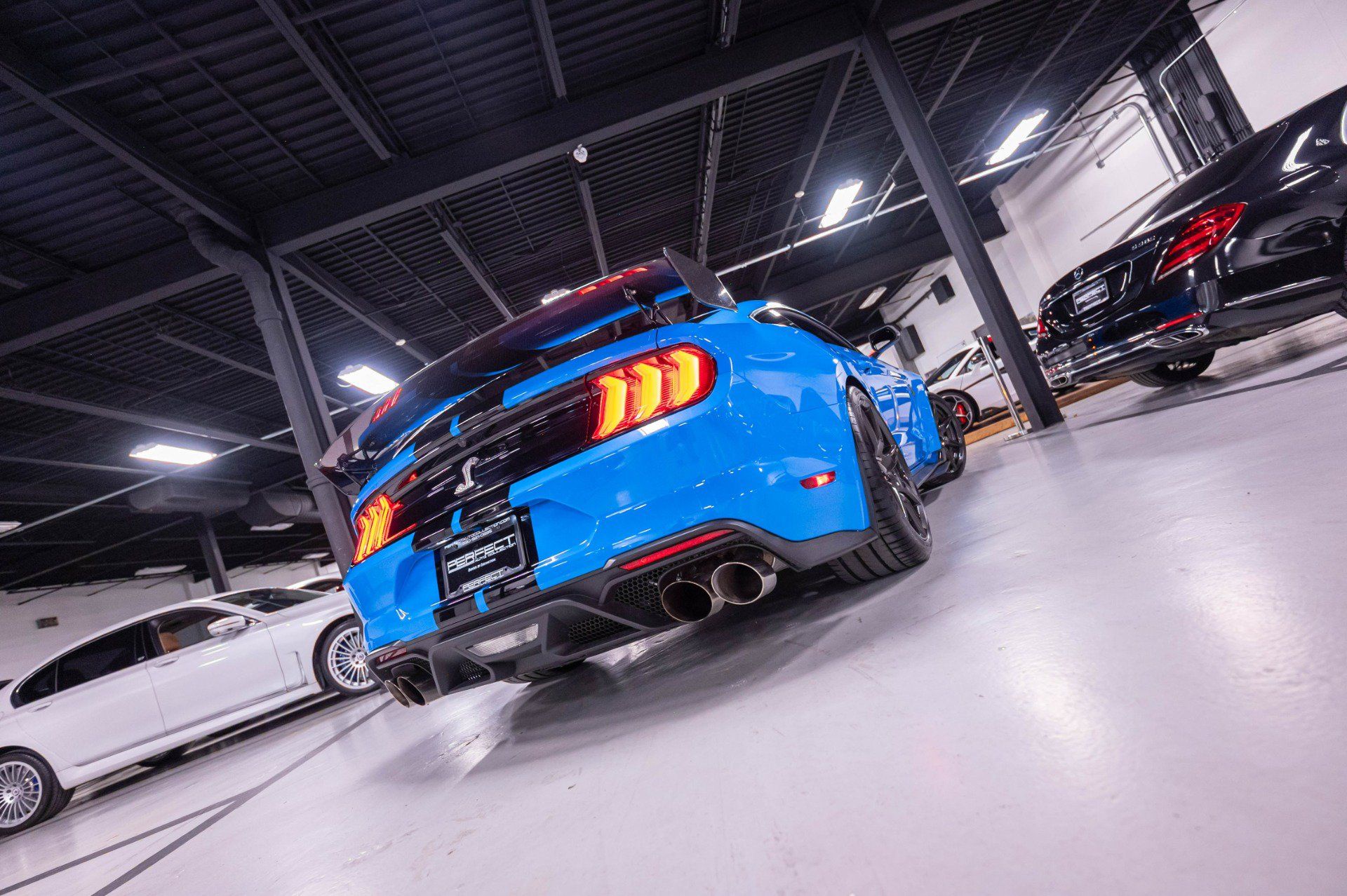 Used 2022 Ford Mustang Shelby GT500 w/ Carbon Fiber Track Pack RWD image 48