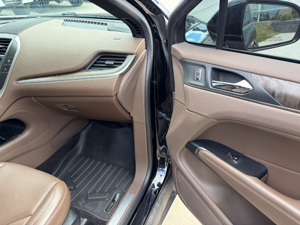 Used 2018 Lincoln MKC Reserve w/ Lincoln MKC Climate Package AWD/4WD image 17