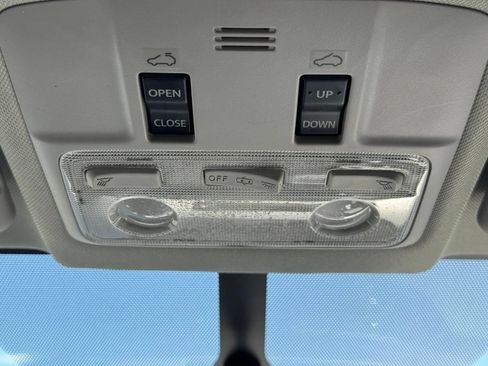 Used 2014 Toyota RAV4 XLE AWD/4WD image 30