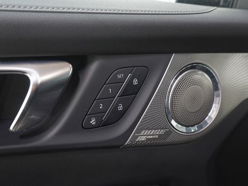 Used 2025 Buick Enclave Avenir image 23