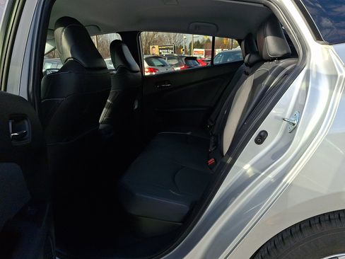 Used 2021 Toyota Prius Prime XLE image 9