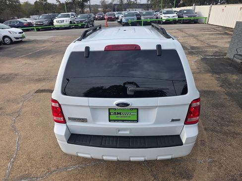 Used 2011 Ford Escape XLT image 9