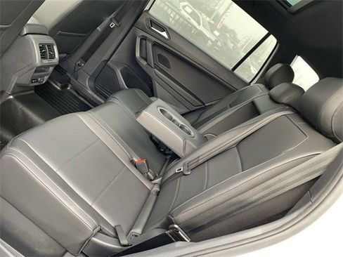 Used 2019 Volkswagen Tiguan SEL R-Line image 10