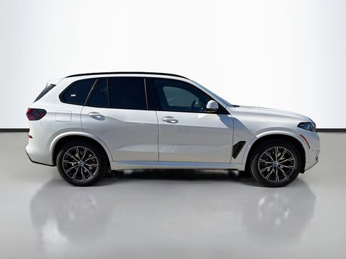 Used 2026 BMW X5 sDrive40i image 2
