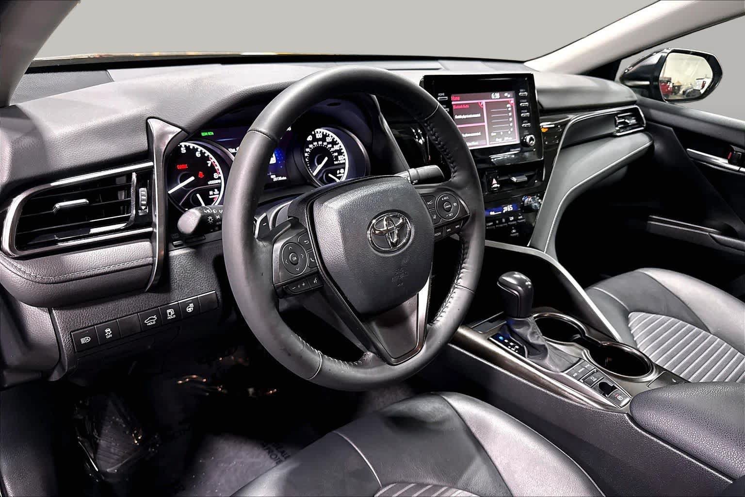 Used 2024 Toyota Camry SE w/ Cold Weather Package AWD/4WD image 18