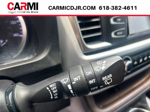 Used 2019 Toyota Highlander LE FWD image 19