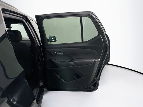 Used 2023 Chevrolet Traverse LT image 30