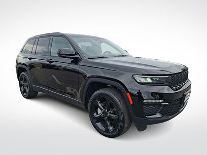 Used 2025 Jeep Grand Cherokee Limited w/ Black Appearance Package