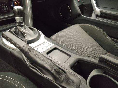 Used 2018 Toyota 86 RWD image 26