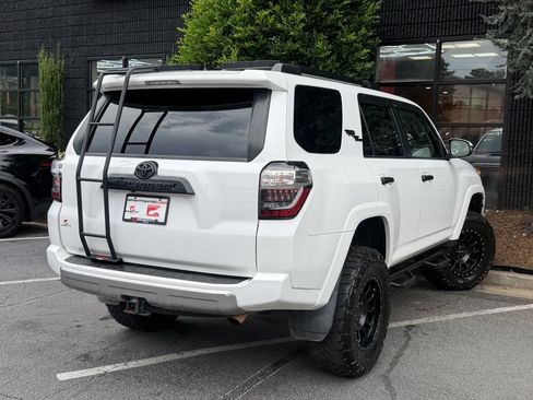 Used 2017 Toyota 4Runner TRD Off-Road Premium AWD/4WD image 12