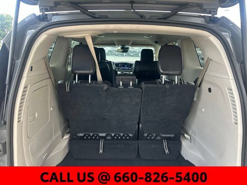 Used 2022 Chrysler Pacifica Touring-L FWD image 12