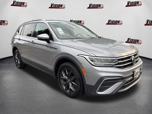 Used 2022 Volkswagen Tiguan SE AWD/4WD image 3