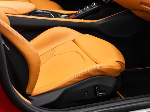 Used 2019 Ferrari Portofino RWD image 61
