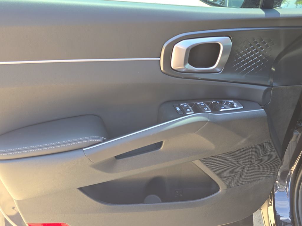 New 2026 Kia Sorento LX FWD image 17