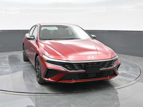 New 2026 Hyundai Elantra SEL Sport Premium image 2