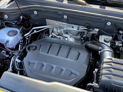 New 2026 Volkswagen Atlas Cross Sport SE image 17