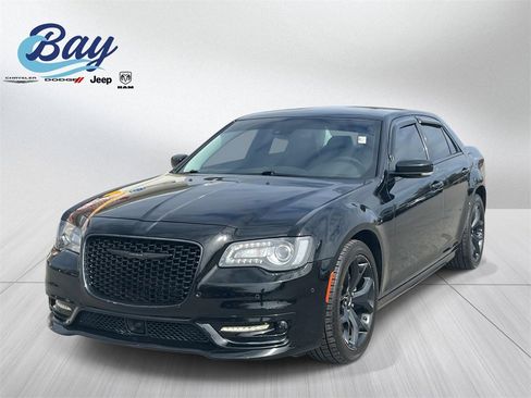 Used 2022 Chrysler 300 Touring L w/ Popular Equipment Group image 1
