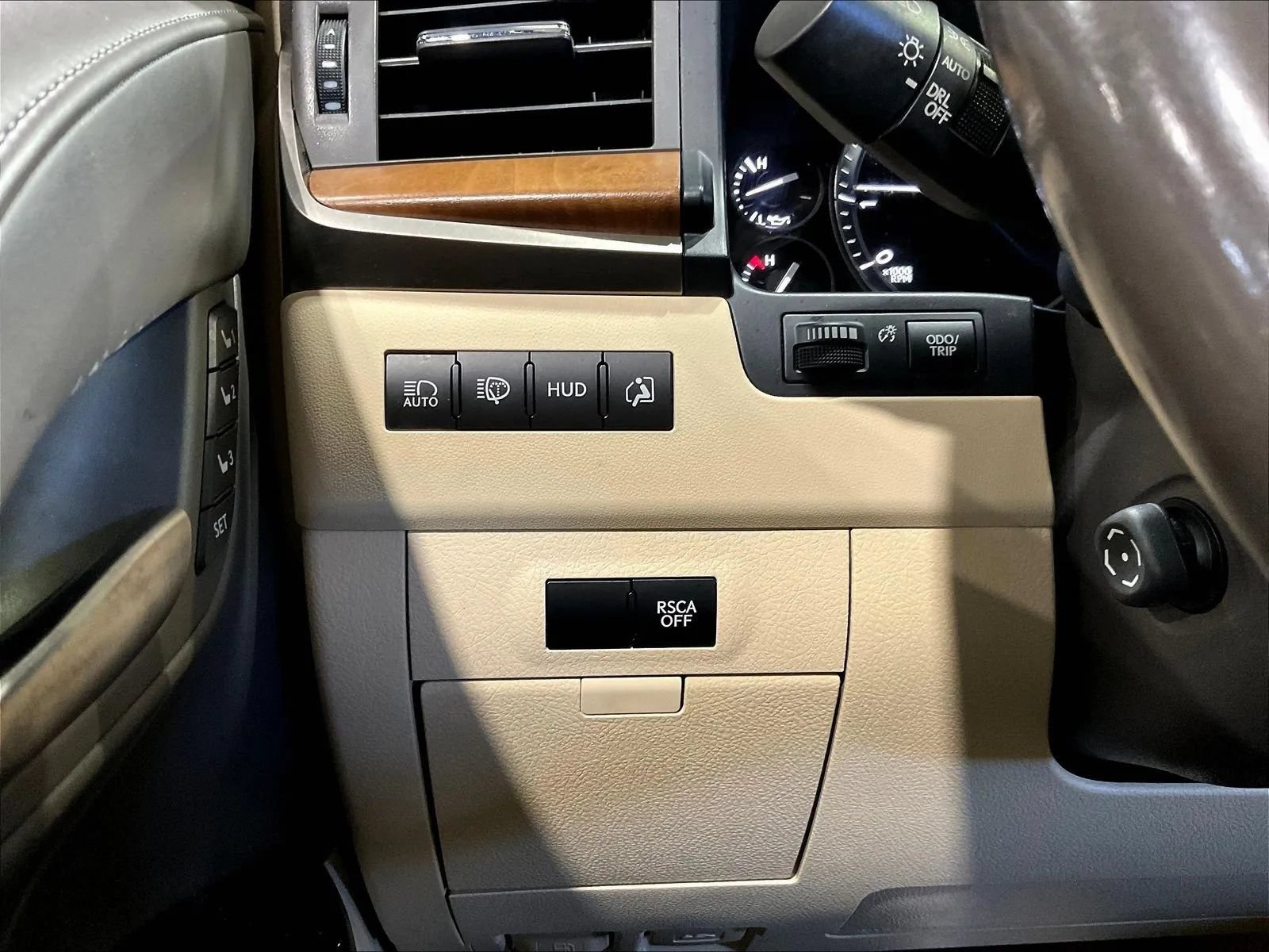 Used 2017 Lexus LX 570 4WD w/ Luxury Package image 27