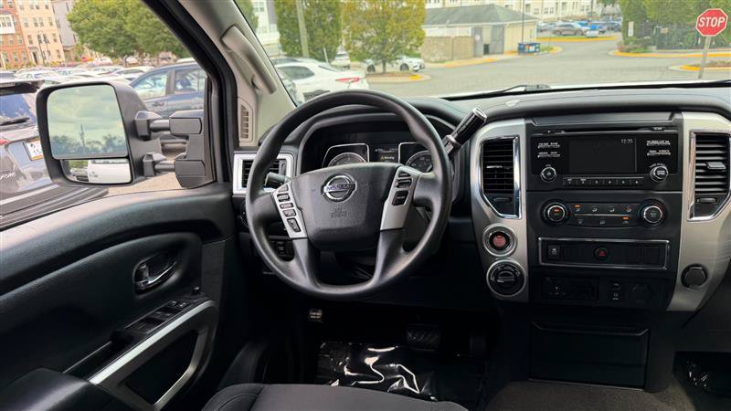 Used 2017 Nissan Titan SV AWD/4WD image 22