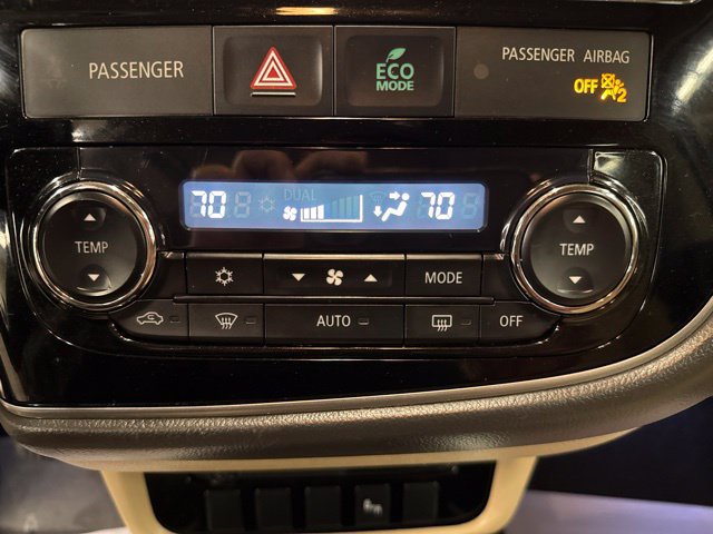 Used 2018 Mitsubishi Outlander SEL AWD/4WD image 16