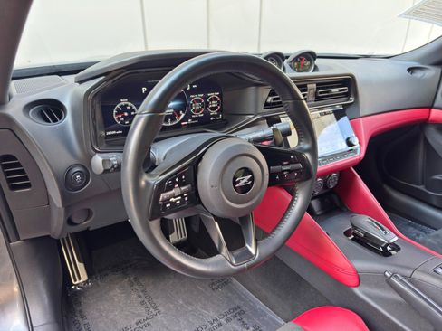Used 2025 Nissan Z Performance w/ Floor Mat Package RWD image 13