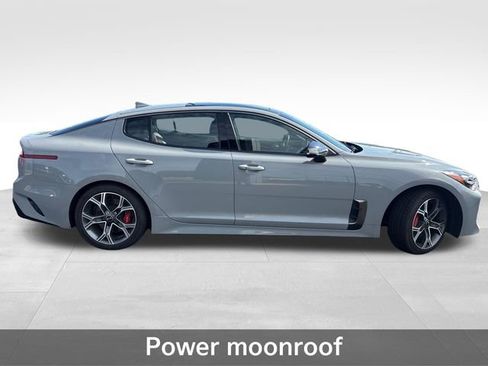 Used 2018 Kia Stinger GT2 AWD/4WD image 9