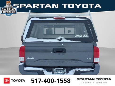 Used 2017 Toyota Tacoma SR image 8