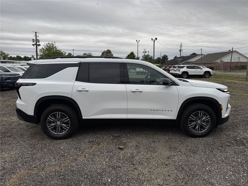 New 2026 Chevrolet Traverse LT FWD image 3
