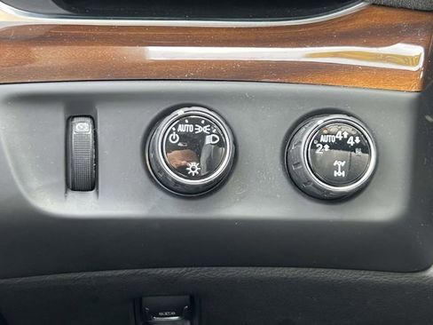 Used 2020 Cadillac Escalade ESV Premium Luxury image 21