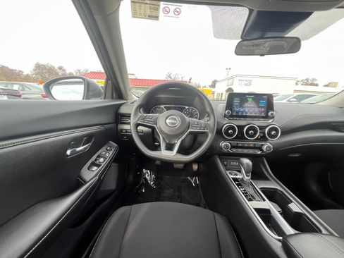 Used 2025 Nissan Sentra SV image 32