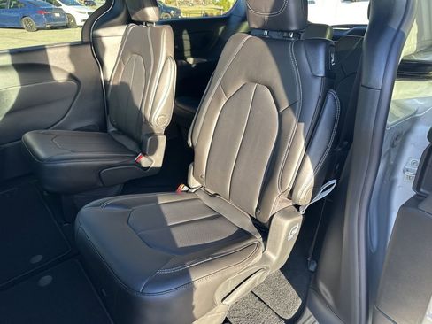New 2026 Chrysler Pacifica Select image 45