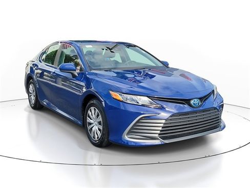 Used 2023 Toyota Camry LE image 2