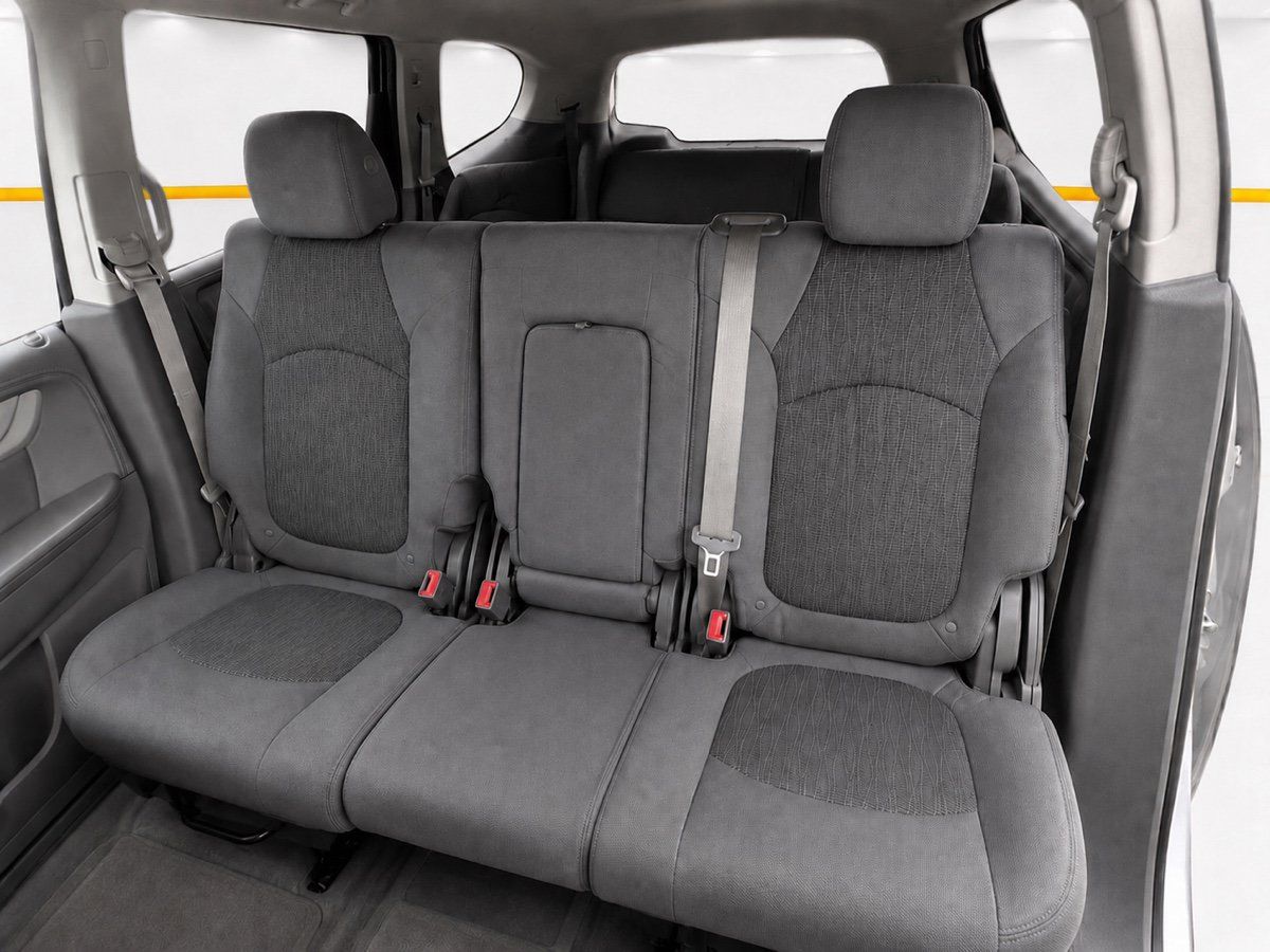 Used 2014 Chevrolet Traverse LS FWD image 18