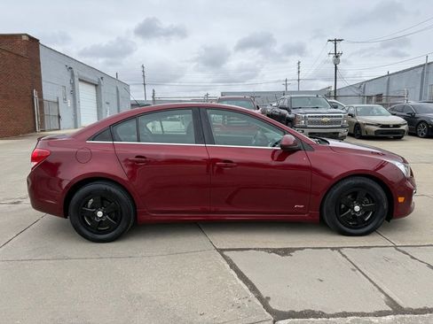 Used 2016 Chevrolet Cruze LT w/ Sun And Sound Package image 5