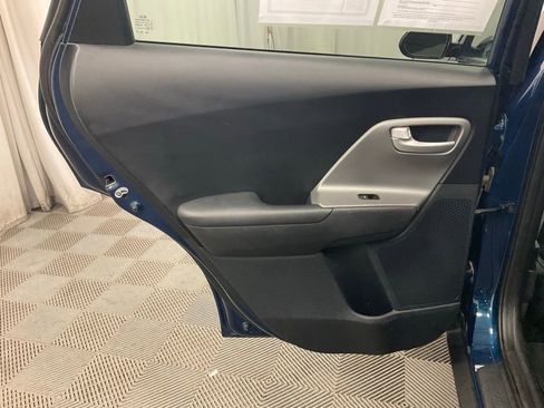 Used 2017 Kia Niro LX image 30